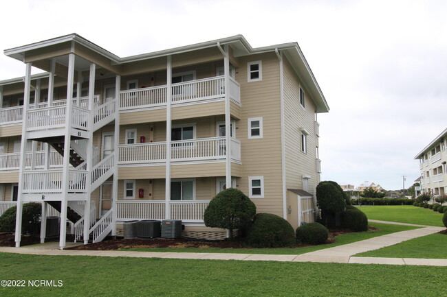 650 Cedar Point Blvd in Cedar Point, NC - Building Photo - Building Photo