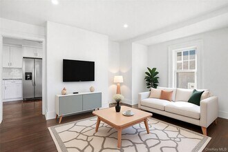 76 N Kensico Ave in White Plains, NY - Building Photo - Building Photo