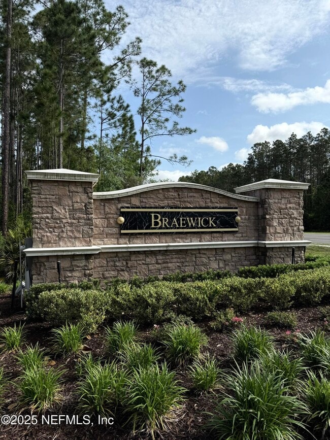 property at 182 Scotch Pebble Dr