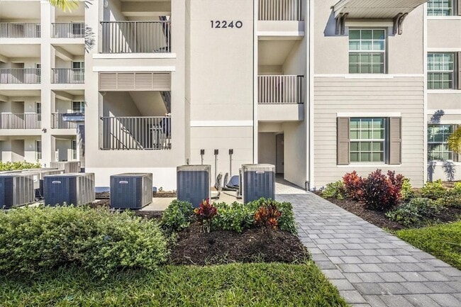 12240 Wellen Golf St, Unit 207 in Venice, FL - Building Photo - Building Photo