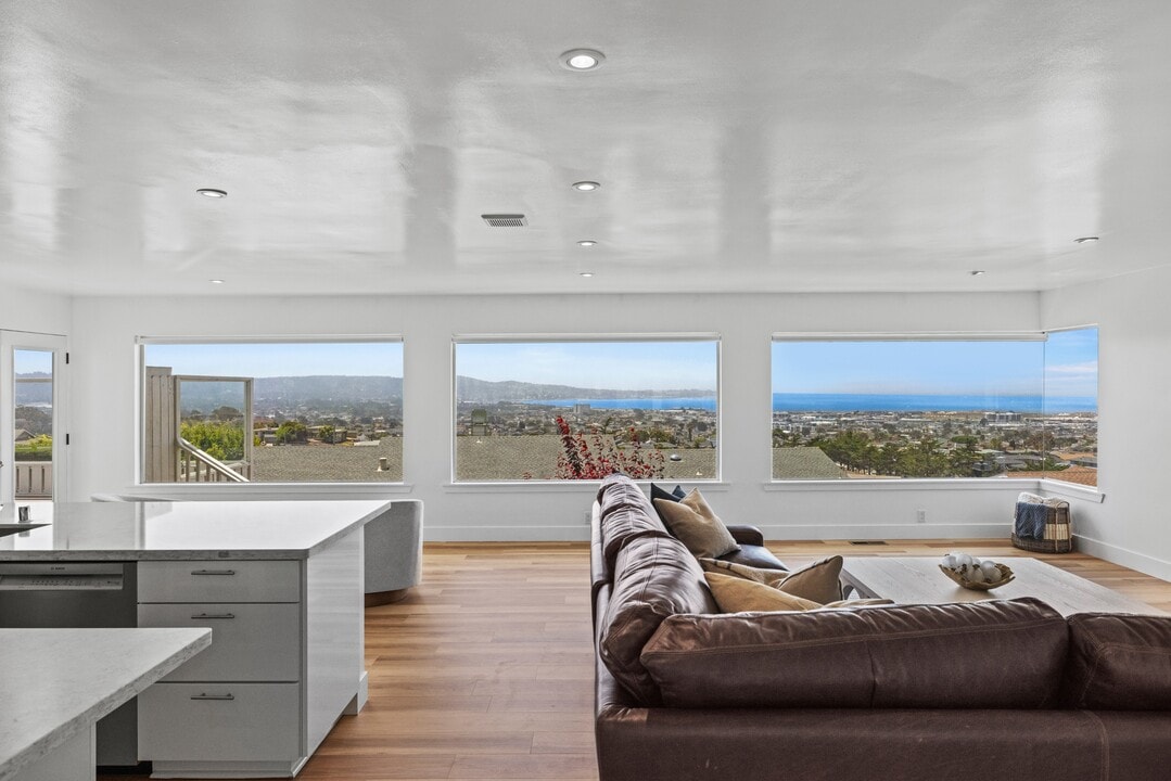 2757 Sea Glass Ave in Marina, CA - Building Photo