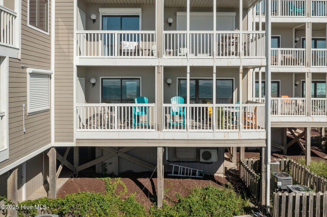 525 Salter Path Rd in Pine Knoll Shores, NC - Building Photo