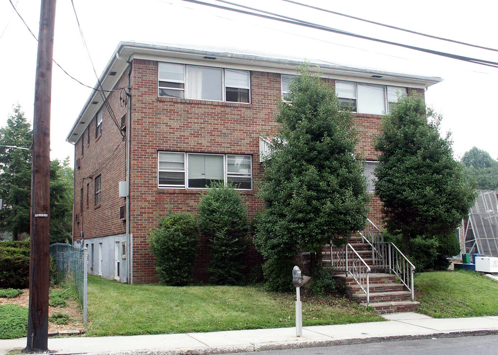 489 Main St in Fort Lee, NJ - Building Photo