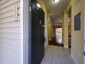 5065 NW 45th Rd in Gainesville, FL - Foto de edificio - Building Photo