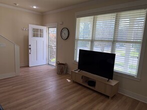 804 Kite Ln in Redding, CA - Building Photo - Building Photo