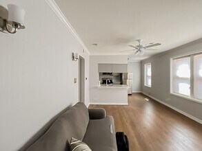 3706 N Sheffield Ave, Unit 3712-303 in Chicago, IL - Building Photo - Building Photo