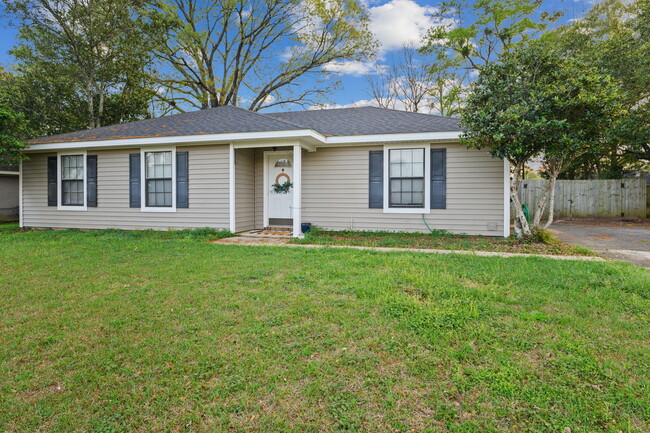 9381 Burnt Tree Dr in Mobile, AL - Foto de edificio - Building Photo