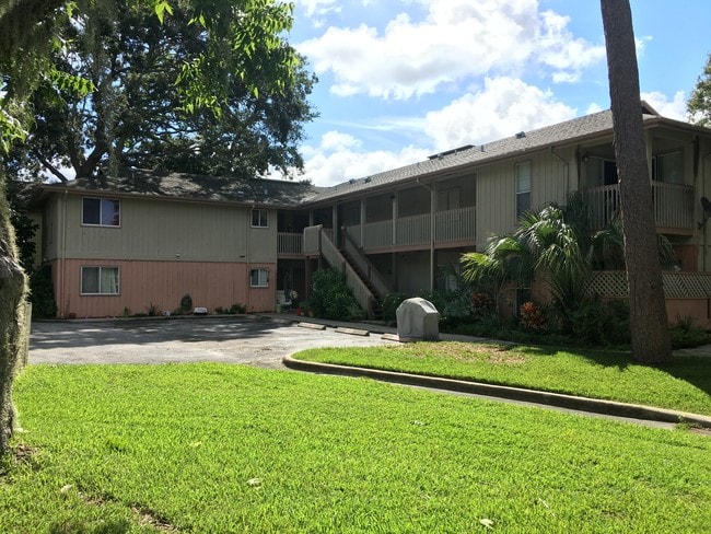 1113 Ohio Ave in Dunedin, FL - Foto de edificio - Building Photo