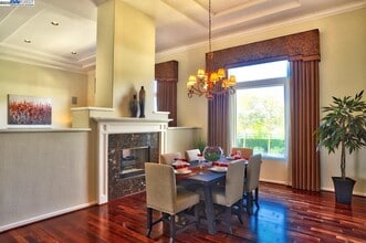 5253 Vicenza Way in San Jose, CA - Building Photo - Building Photo