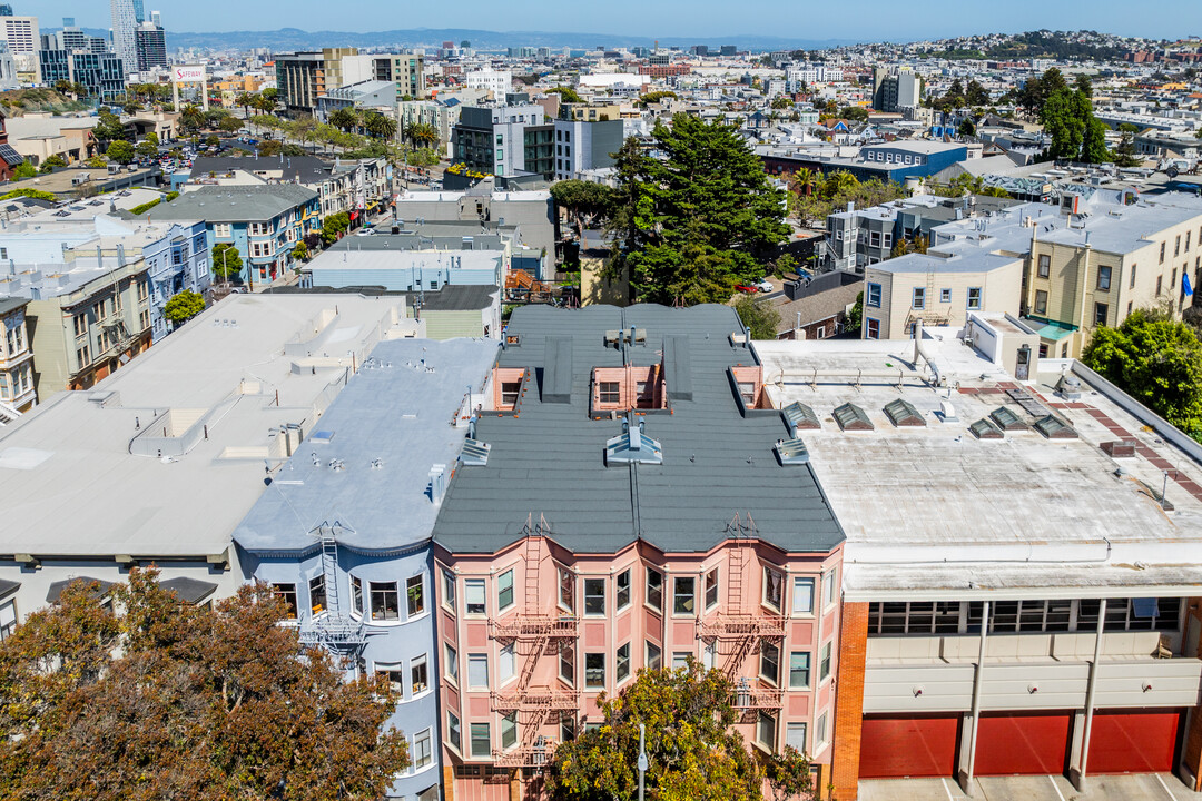 123 Sanchez St in San Francisco, CA - Building Photo