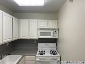 185 Freeman St in Brookline, MA - Building Photo - Building Photo