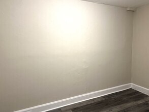 425 Highland Ave in Chester, PA - Foto de edificio - Building Photo