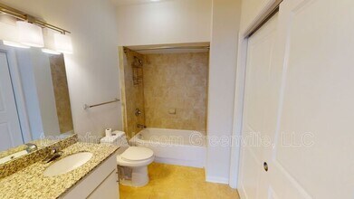 100 E Washington St in Greenville, SC - Building Photo - Building Photo