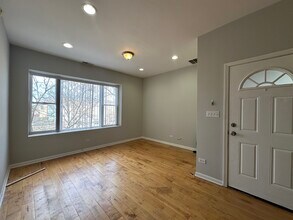 3809 W Hirsch St in Chicago, IL - Building Photo - Building Photo