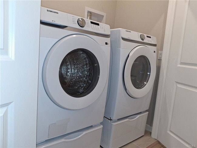 property at 109 S Laxore St