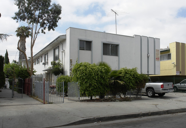 5742 Waring Ave in Los Angeles, CA - Building Photo - Building Photo