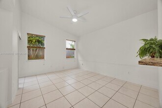 18322 SW 94th Ct in Palmetto Bay, FL - Building Photo - Building Photo