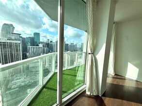 253 NE 2nd St in Miami, FL - Building Photo - Building Photo