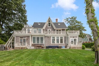 58 Washington St, Unit 5 in Newport, RI - Foto de edificio - Building Photo