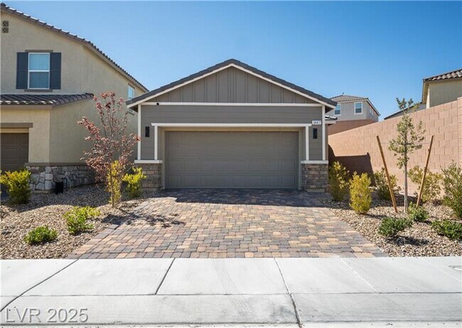 property at 3447 Covilha Ln