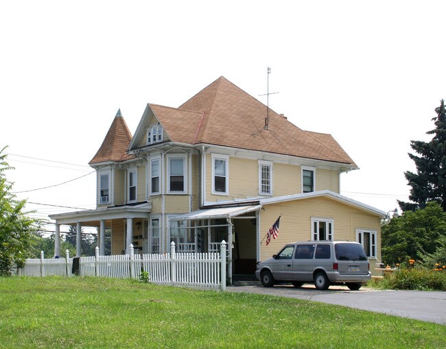 3832 Walnut St in Harrisburg, PA - Foto de edificio - Building Photo