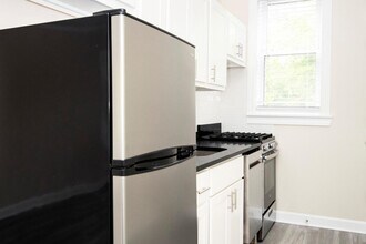 648 W Roscoe St, Unit 646-3N in Chicago, IL - Building Photo - Building Photo