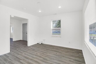 2212 S Delawanda Ave in Muncie, IN - Building Photo - Building Photo