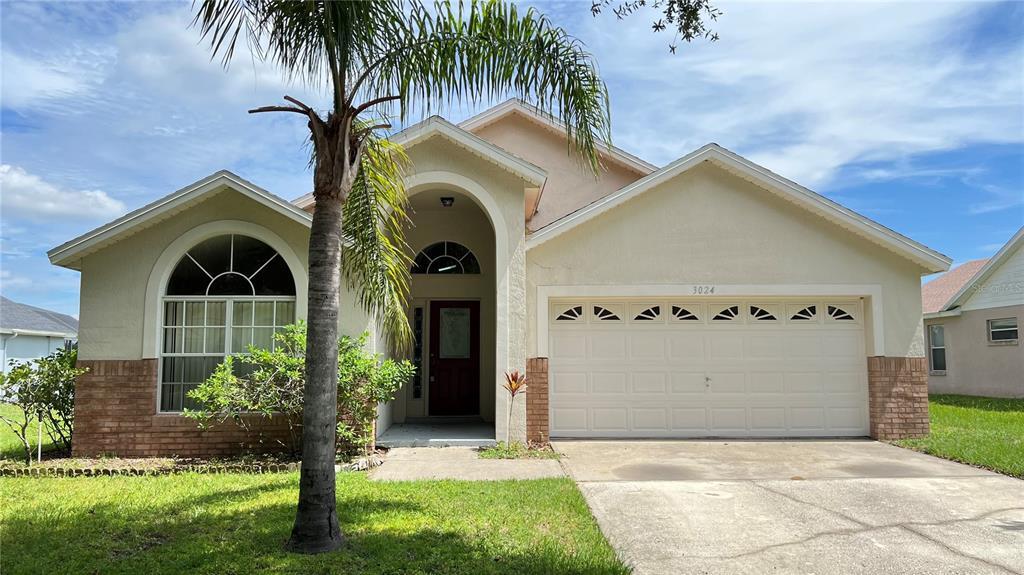 3024 Samosa Hill Cir in Clermont, FL - Building Photo