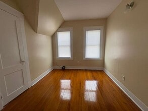 107 Sheffield Ave, Unit 3 in New Haven, CT - Building Photo - Building Photo