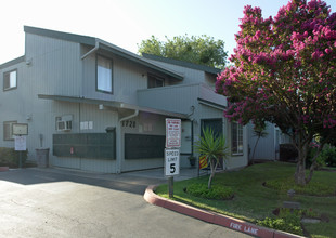 Southwind Apartments in Lodi, CA - Building Photo - Building Photo