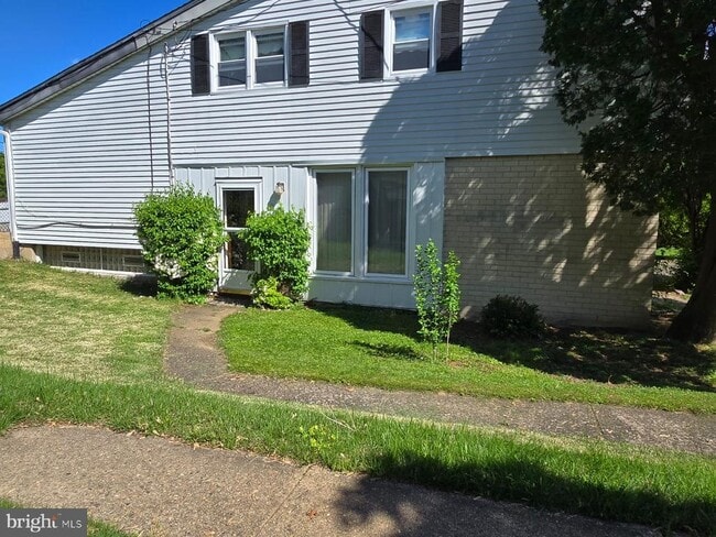 647 Artwood Dr in Philadelphia, PA - Building Photo - Building Photo
