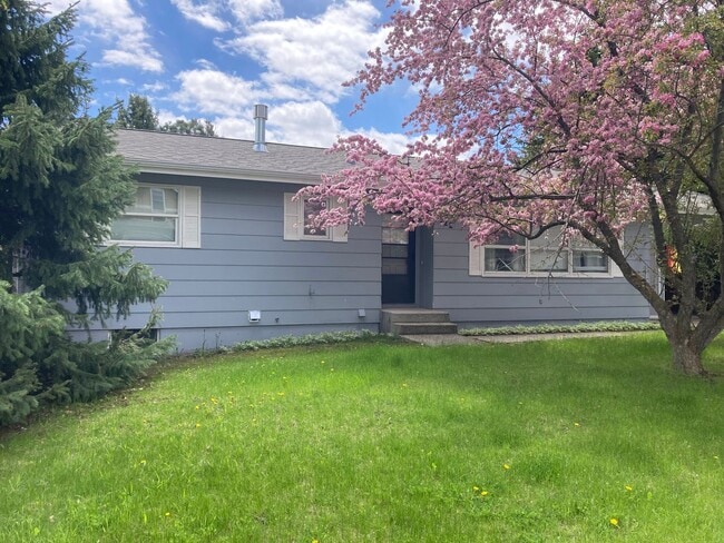 property at 1122 S Cedarview Dr
