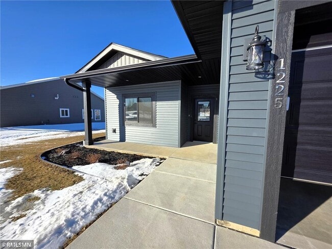 1227 Wisteria Ln in New Richmond, WI - Building Photo - Building Photo