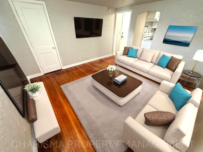 property at 917 S 1st Ave