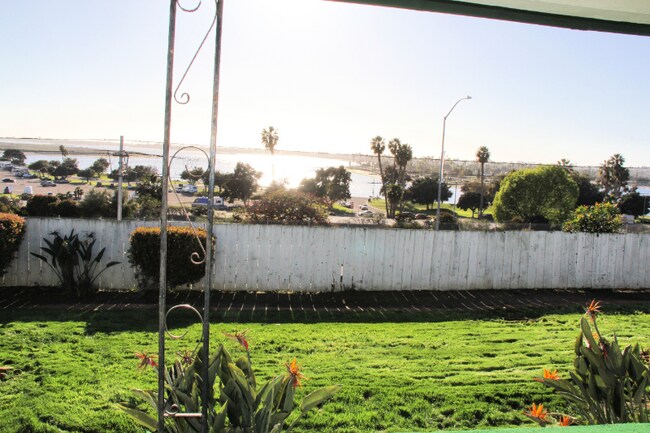 29 McGraw St in San Diego, CA - Foto de edificio - Building Photo