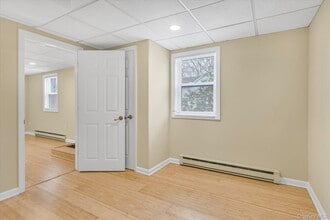 11 Doris Ct in Northport, NY - Building Photo - Building Photo