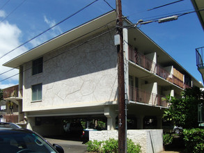 1521 Halekula Way in Honolulu, HI - Building Photo - Building Photo