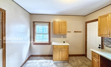 663 S Burgess Ave in Columbus, OH - Building Photo - Building Photo