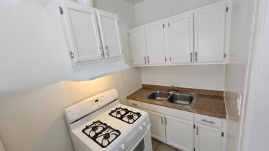727 S Coronado St in Los Angeles, CA - Building Photo - Building Photo