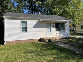 908 Gregory Dr in Urbana, IL - Building Photo