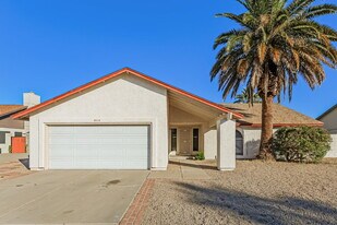 8014 W Aster Dr, Unit G7 in Peoria, AZ - Building Photo