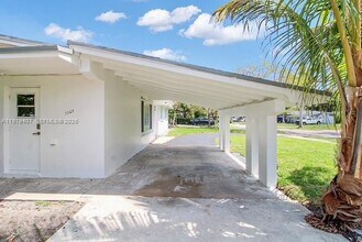 7325 SW 98th Ct in Miami, FL - Building Photo - Building Photo