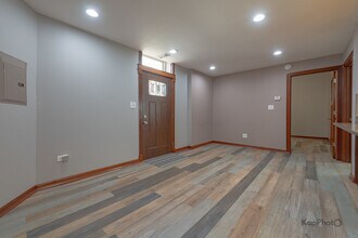 2504 S Blue Island Ave in Chicago, IL - Building Photo - Building Photo