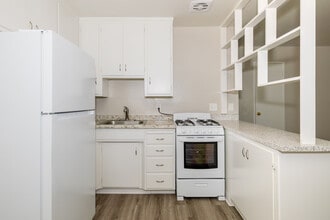 Mayberry at Town & Country in Sacramento, CA - Building Photo - Interior Photo