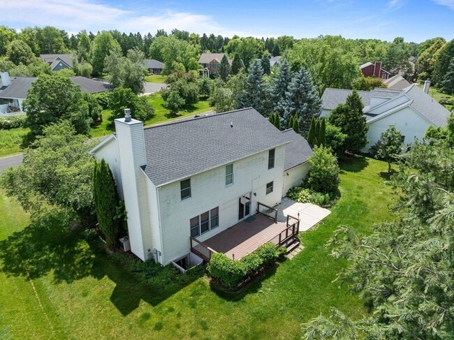 406 Lakewood Dr in Williams Bay, WI - Building Photo - Building Photo