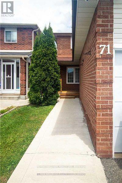 71 Ecclestone Dr in Brampton, ON - Building Photo - Building Photo