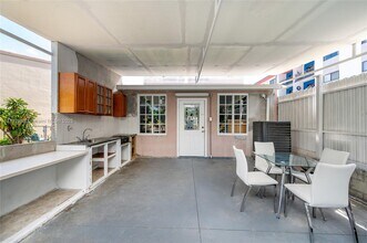 7000 W 15th Ct in Hialeah, FL - Building Photo - Building Photo