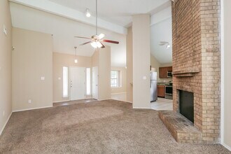 406 Kalmia Dr in Arlington, TX - Building Photo - Building Photo