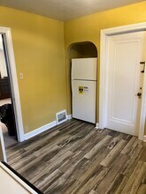 1479 Canadian Ave, Unit 1 in Akron, OH - Foto de edificio - Building Photo