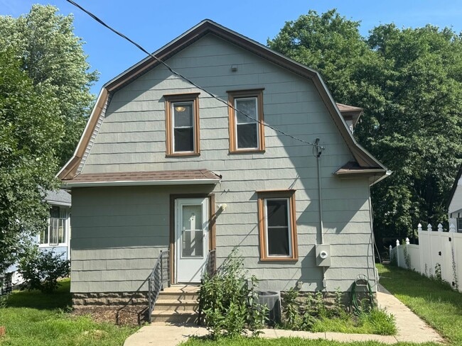 1232 Hubbard Ave in St. Paul, MN - Building Photo - Building Photo